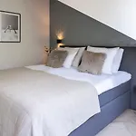 Newly Renovated Xl Center Apartament *