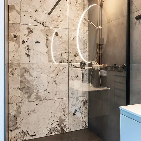 Newly Renovated Xl Center * ניימכן